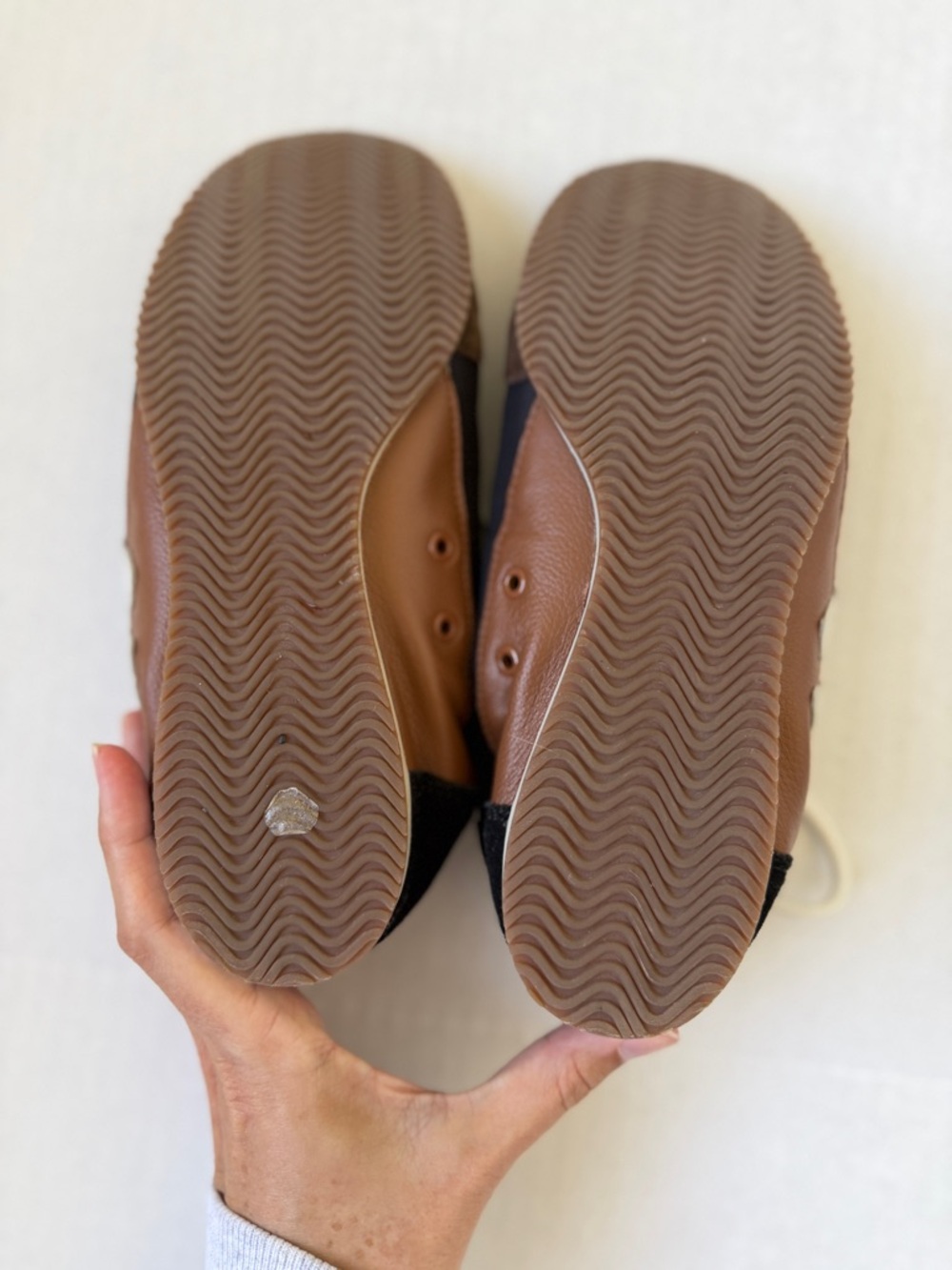 Tory Burch Sneaker Black / Brown and Ivory 6.5 - Picture 7 of 7